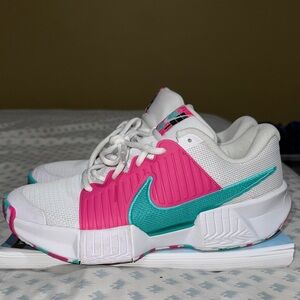 Nike Zoom Challenge in White and Pink with Teal highlights